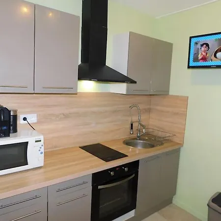 Fully Equipped With One Bedroom Apartman