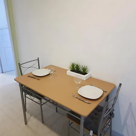 Fully Equipped With One Bedroom Apartman